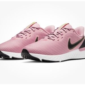 Nike Women's Revolution 5 EXT Pink&Black Athletic Shoes- NEW w/o tags. Size 10